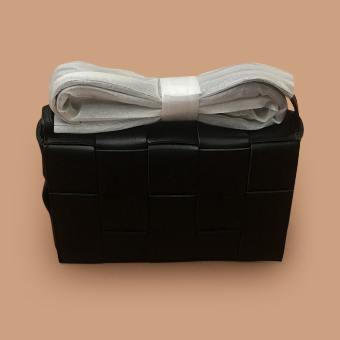  BVB0655 - ボッテガヴェネタレディースレザーショルダーバッグ,23cm,ブラック