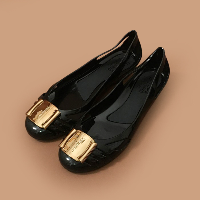  フェラガモ レディース クラシック メタル LOGO バレット シューズ Fer0256x.ブラック