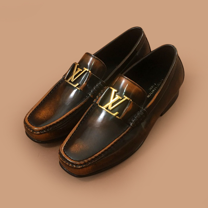 ヴァレンティノメンズ レザーローファーワイン