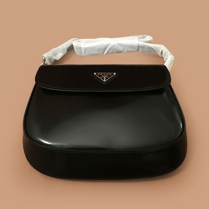 プラダ LOGO ショルダーバッグ 20cm,ブラック