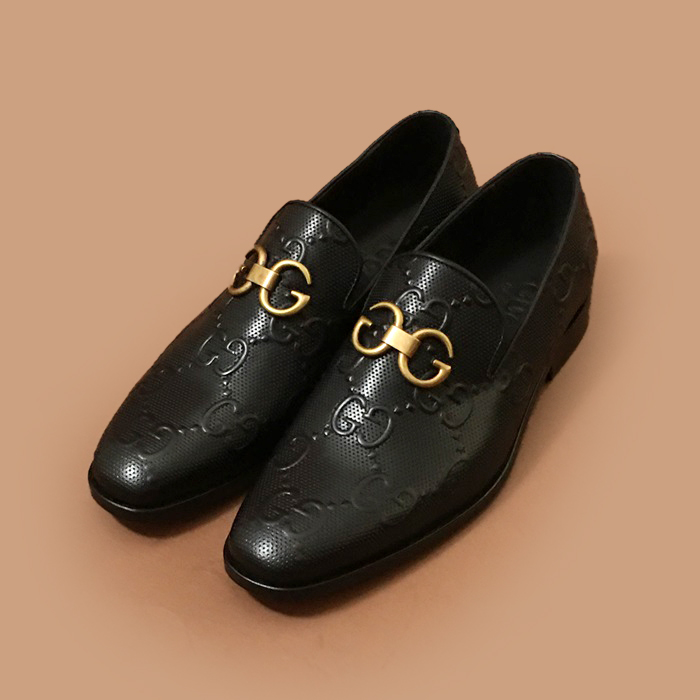 フェラガモメンズ レザーローファーブラック