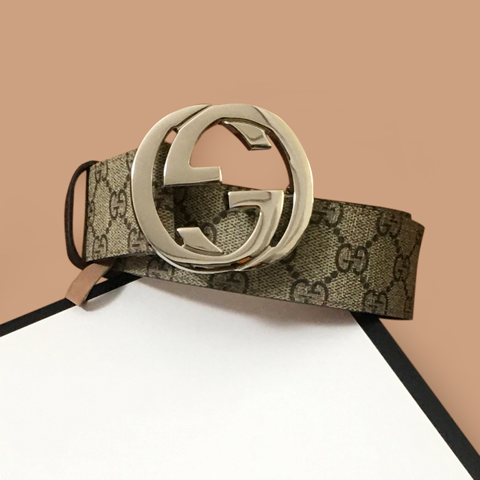 グッチ メンズ レザー コンスタンス ベルト (グレー)