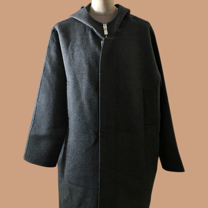 フェンディ メンズ モダン ブラック コート - 