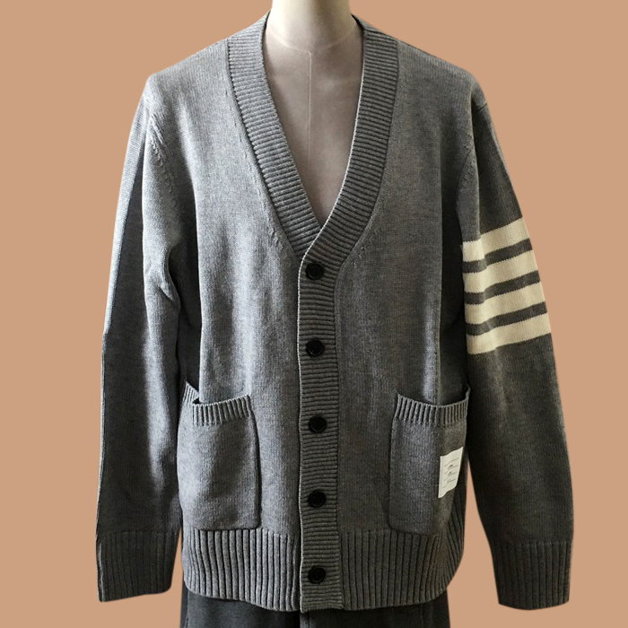 トムブラウン メンズ Vネック ダークグレー カーディガン - Gray  - thom0620x