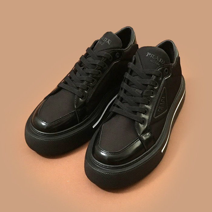 プラダ メンズ クラシック ブラック スニーカー -  - pra02761x