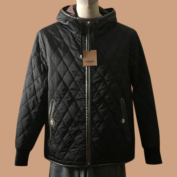 バーバリー メンズ ブラック ダウン  ジャケット - s