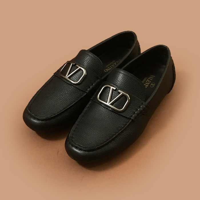 - ヴァレンティノメンズ レザーローファー.ブラック