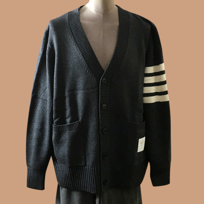 トムブラウン メンズ Vネック ブラック カーディガン - 