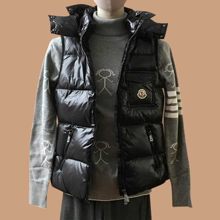 モンクレール メンズ ブラック ダウン ベスト - Best