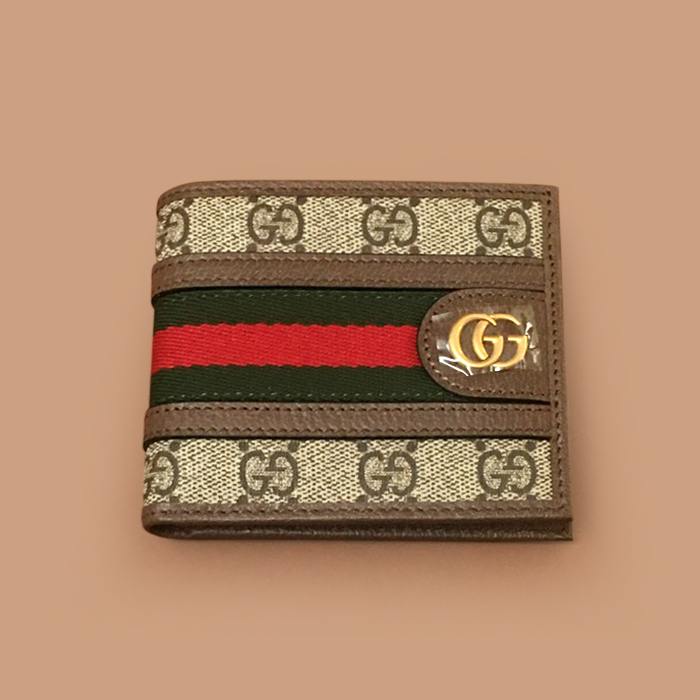 - グッチレザー二つ折り財布,11cm