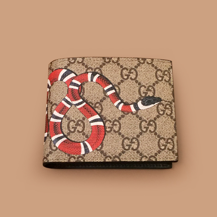 - グッチレザー二つ折り財布,11cm