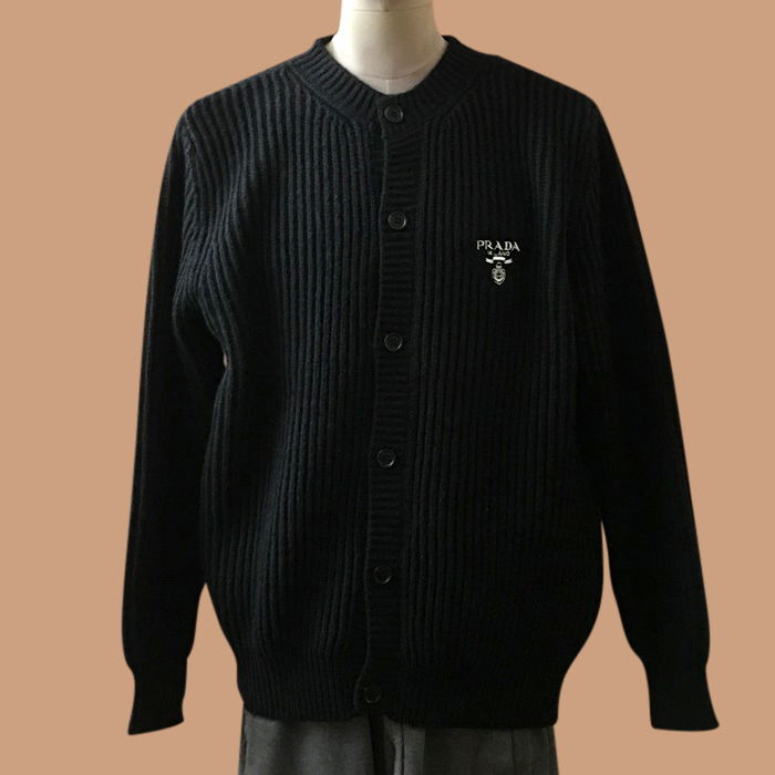プラダ メンズ ブラック Vネック カーディガン -  - pr32x