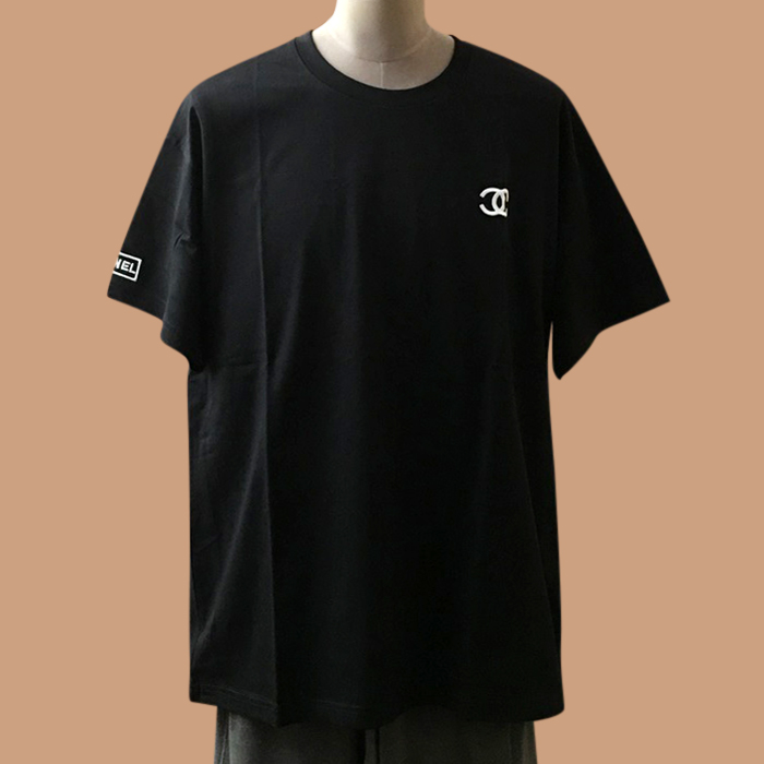 シャネルユニセックス クルーネック ブラック 半袖Tシャツ - Chanel