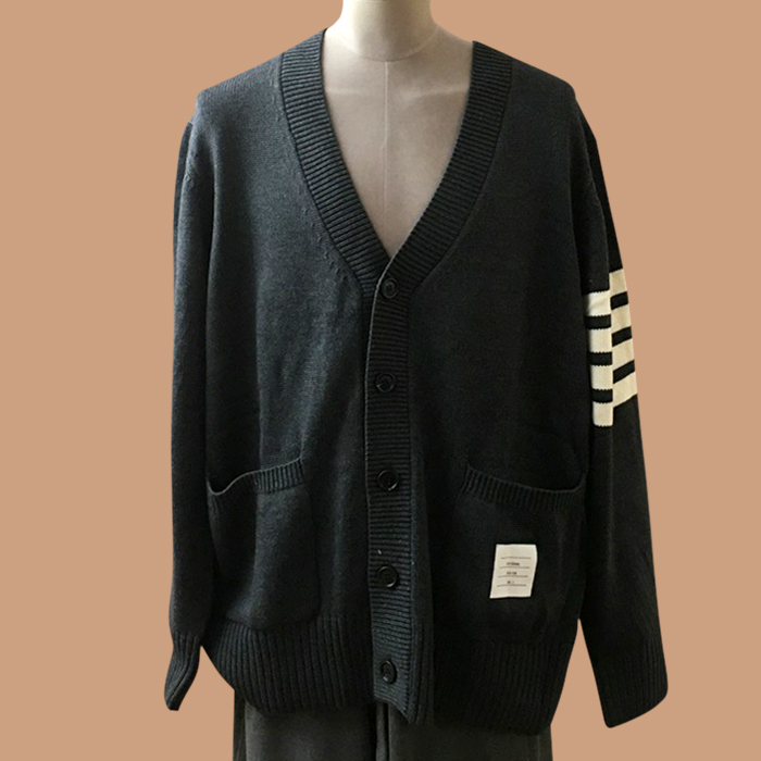 トムブラウン メンズ Vネック グレー カーディガン - Gray 