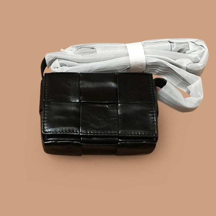 ボッテガヴェネタ ユニセックス ブラック ミニ カセットバッグ - Bottaga VenetaCassette Bag