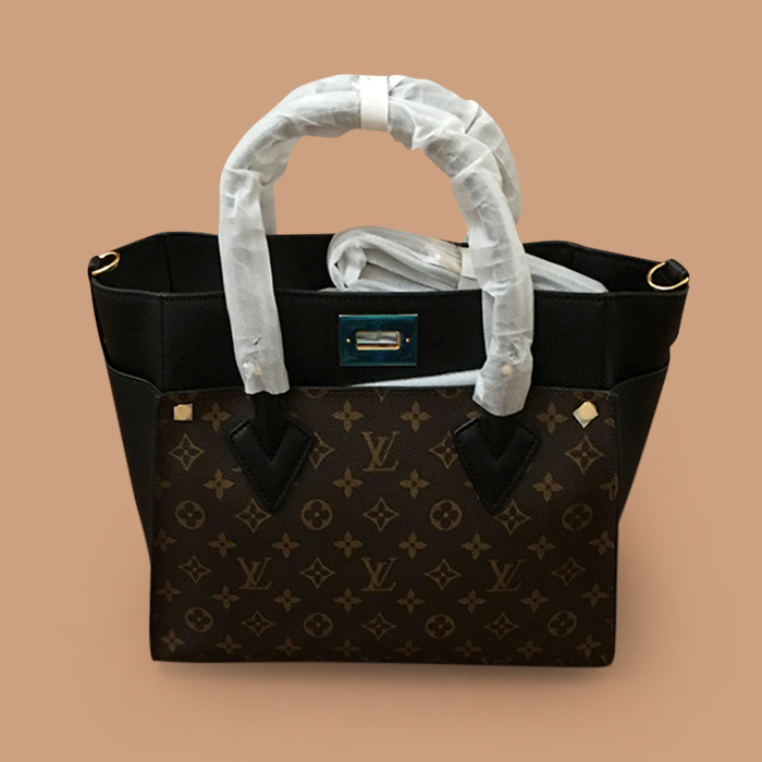 ルイヴィトン メンズ ブラック ショルダーバッグ - 