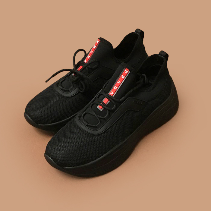 プラダ メンズ ブラック スニーカー - 