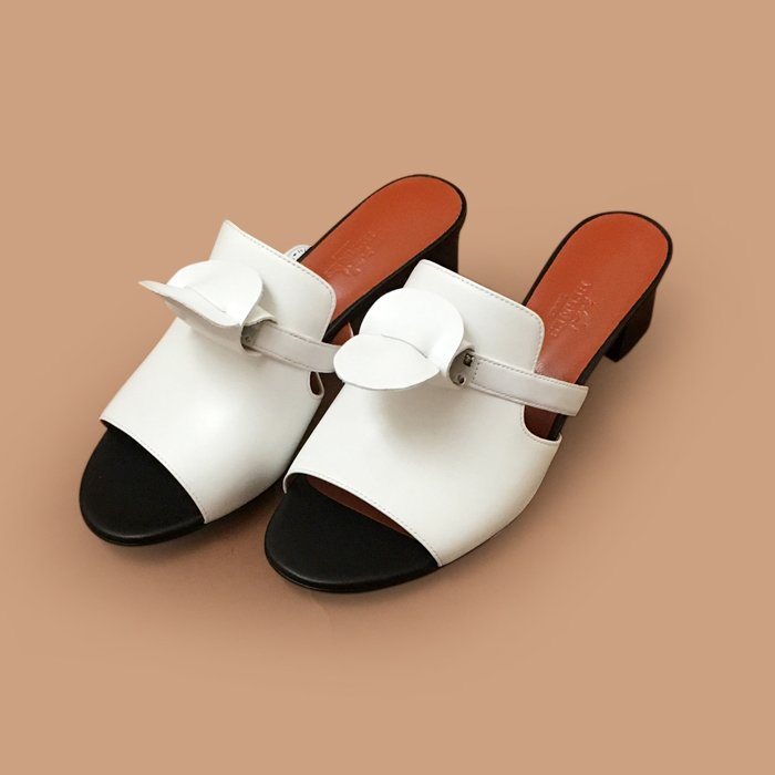 エルメス レディース シグネチャー ホワイト ミュール -   White Sandals