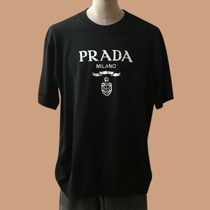 プラダ メンズ ブラック クルーネック 半袖Tシャツ - Short sleeved 