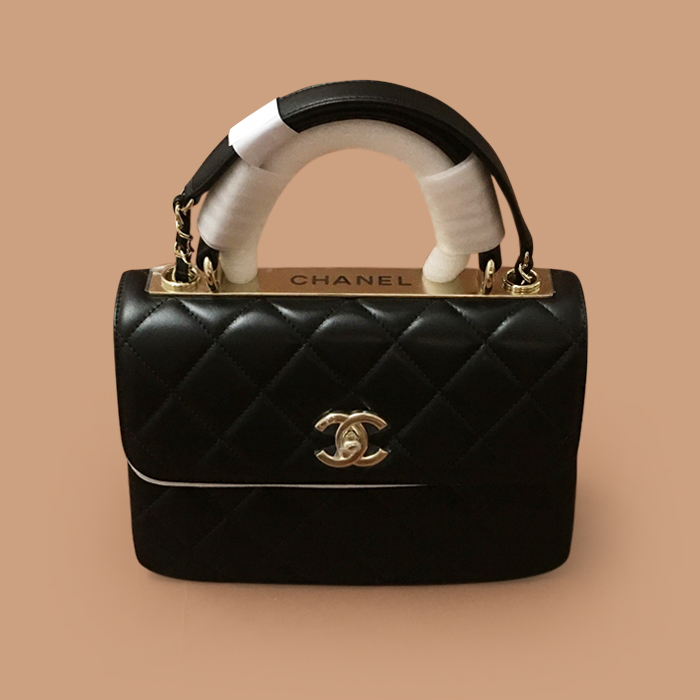 シャネルレディース ブラック ショルダーバッグ - 