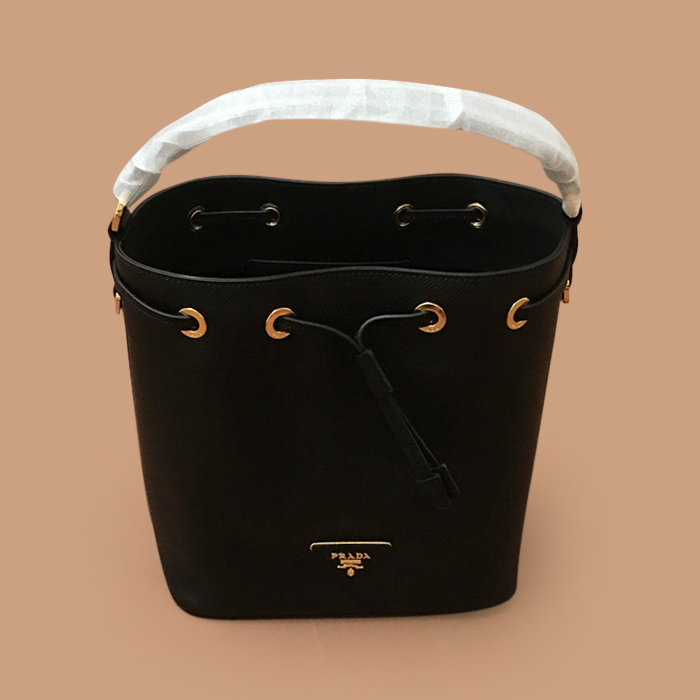 プラダ レディース ブラック ショルダーバッグ - 