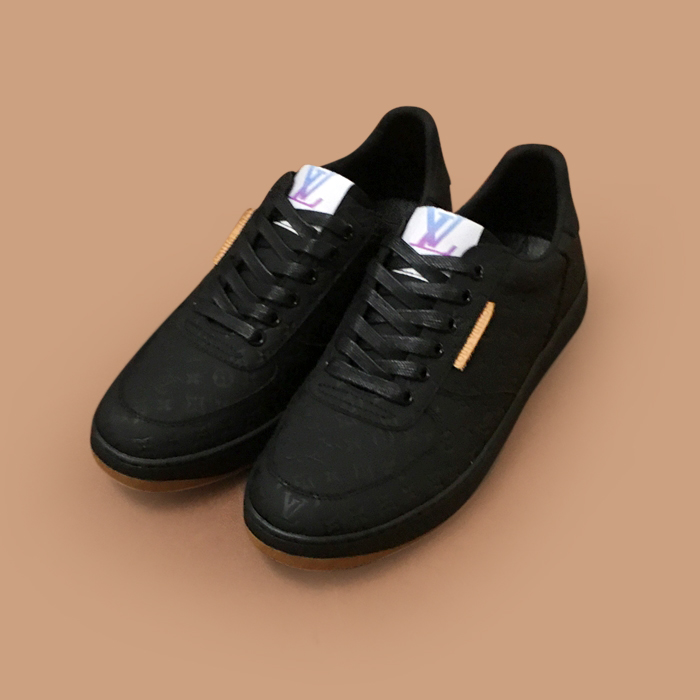 ルイヴィトン メンズ ブラック スニーカー -  