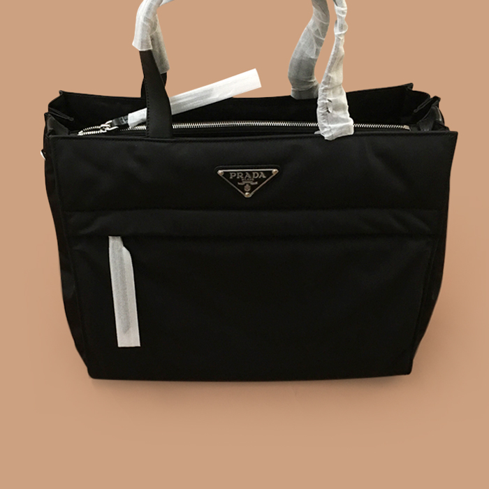 プラダ メンズ ブラック ブリーフケース - Bag