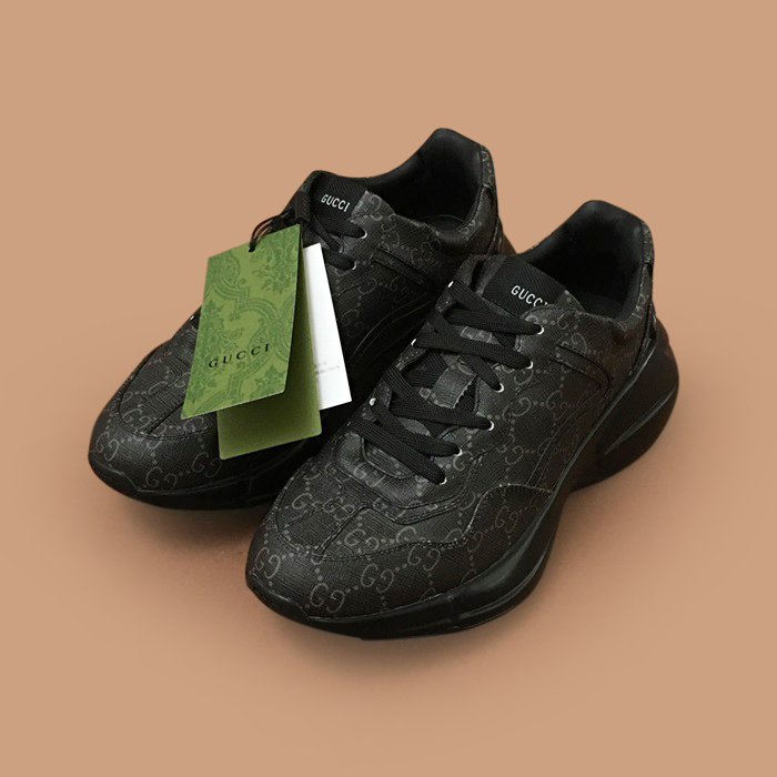 グッチ ユニセックス ブラック ライトン -