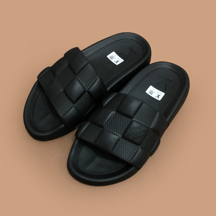 ルイヴィトン メンズ ブラック スリッパ -  