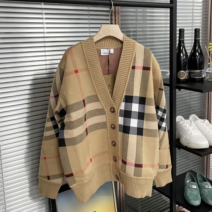 バーバリー メンズ チェック Vネック ベージュ カーディガン - Gray  - bur04613x
