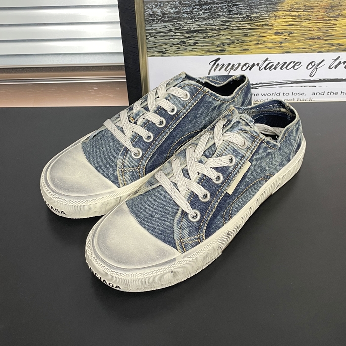 バレンシアガ ユニセックス PARIS ロー スニーカー  -   - ba592x