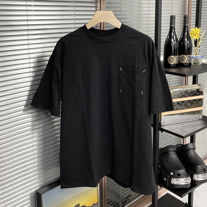 メゾン マルジェラ ユニセックス クルーネック ブラック 半袖Tシャツ -  - mai146x