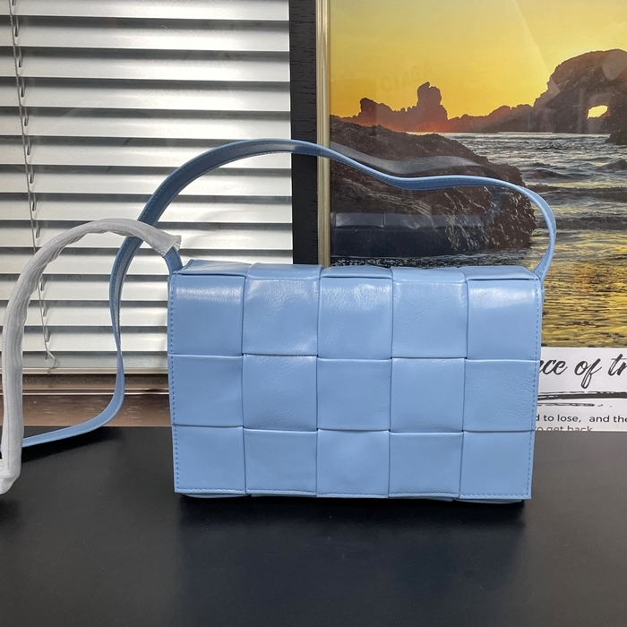 ボッテガヴェネタ ユニセックス ミディアム イントレッチアートレザー  - - bv129x