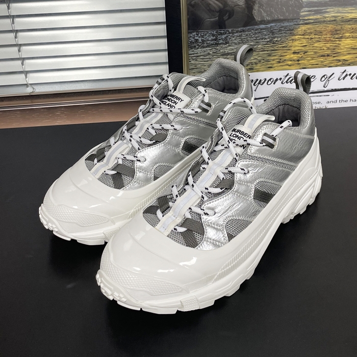 バーバリー ユニセックス イニシャル シルバー スニーカー -Silver  - bur04319x
