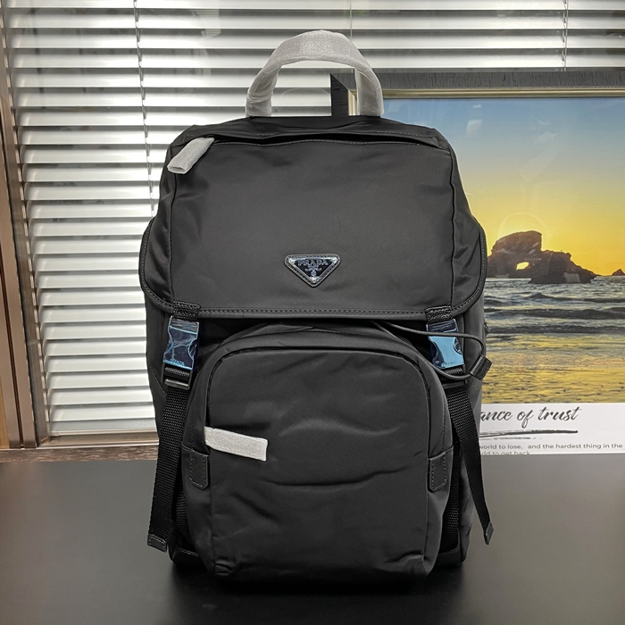 プラダ メンズ リナイロンサフィアーノ レザー バックパック 2VZ135 -  - pr706x