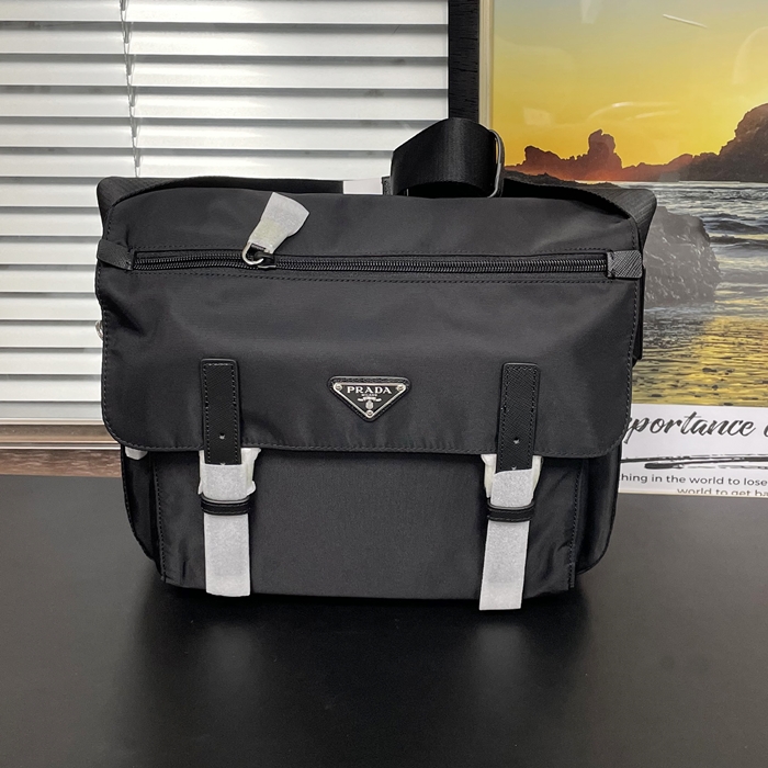 プラダ メンズ リナイロン ショルダーバッグ 1BD953  - - pr730x