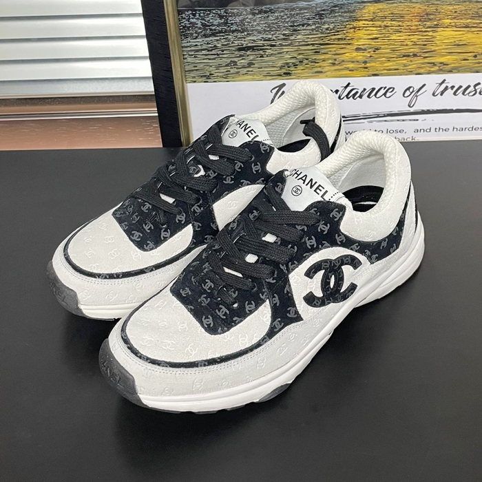 シャネルレディース プリンテッド カーフスキン ホワイト/ブラック スニーカー  -   - ch536x