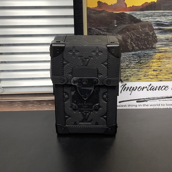 ルイヴィトン メンズ バーティカル トランク アウターウェアラブル ウォレット  -  - lv1892x