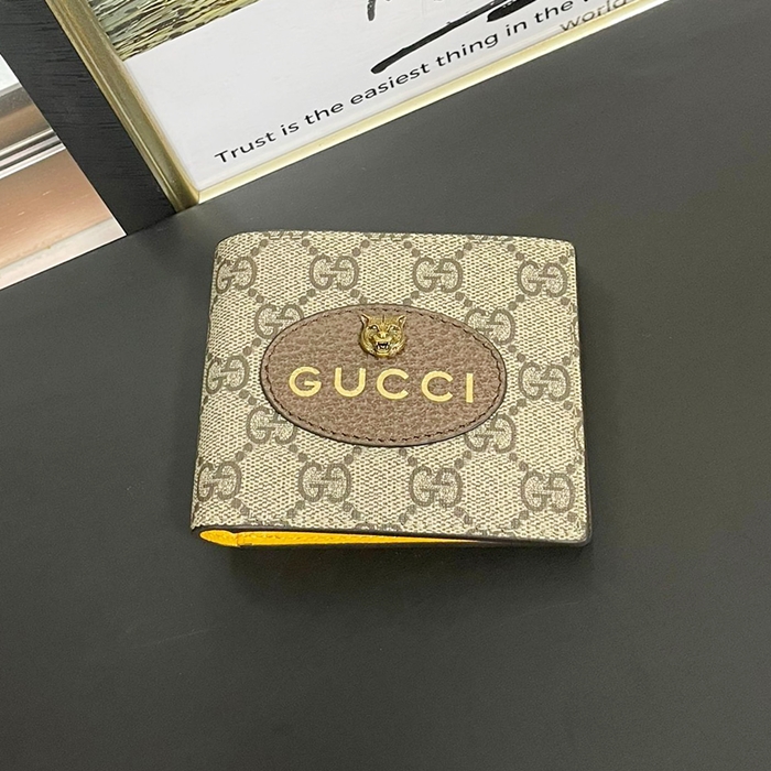 グッチ二つ折り財布