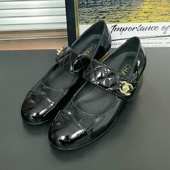 シャネルレディース メリージェーンパテント ゴートスキン & ブラック ch543x
