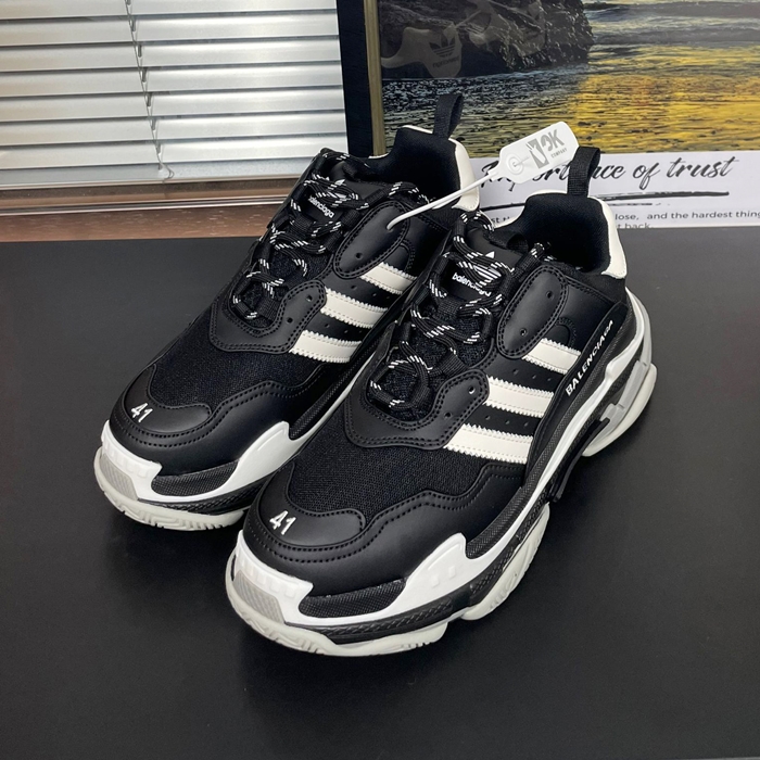 バレンシアガ X アディダス ユニセックス トリプル S ブラック スニーカー  -  - ba670x