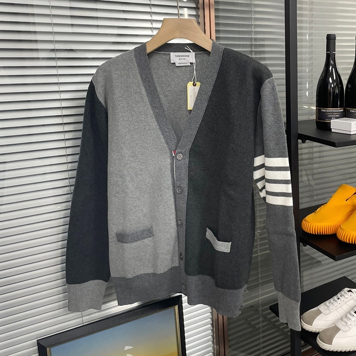 トムブラウン メンズ Vネック グレー カーディガン - Gray  - thom0659x