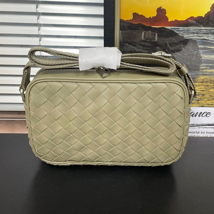 ボッテガヴェネタ メンズ ベージュ カメラバッグ - Camera - bv251x