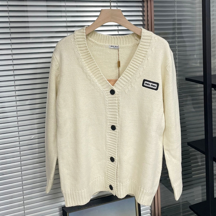 ミュウミュウ レディース アイボリー Vネック カーディガン -   Ivory  - miu917x