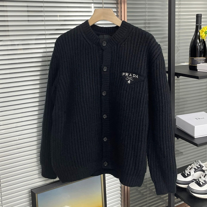 プラダ メンズ ブラック Vネック カーディガン -  - pr32x