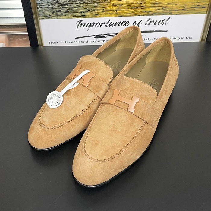 エルメス ユニセックス ベージュローファー - Loafer - he225x