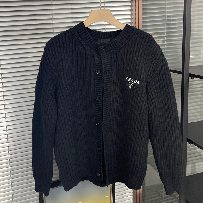 プラダ メンズ ブラック Vネック カーディガン -   - pr31x