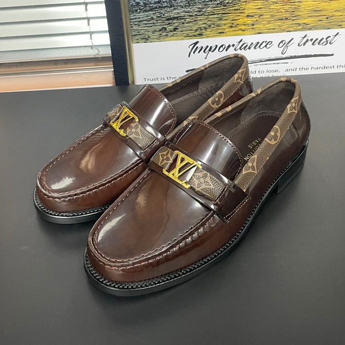 - ルイヴィトンメンズ レザーローファー LOUS1228,ブラウン
