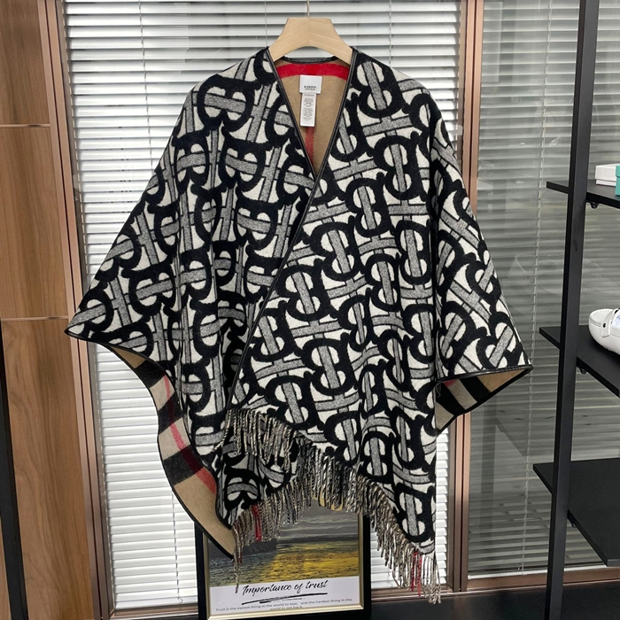 バーバリー レディース ベージュ リバーシブル パンチョ -  Pancho - bu329x