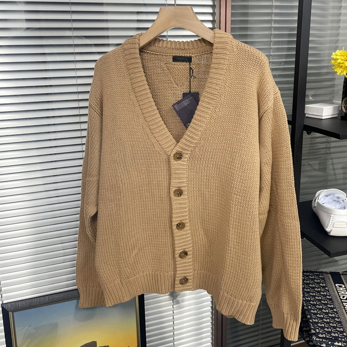 プラダ メンズ カーキ Vネック カーディガン - Khaki  - pr825x